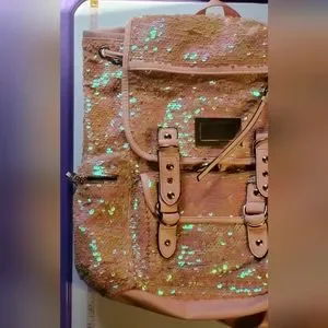 Juicy Couture | Bags | Juicy Couture Peachy Coral Color  display picture 3